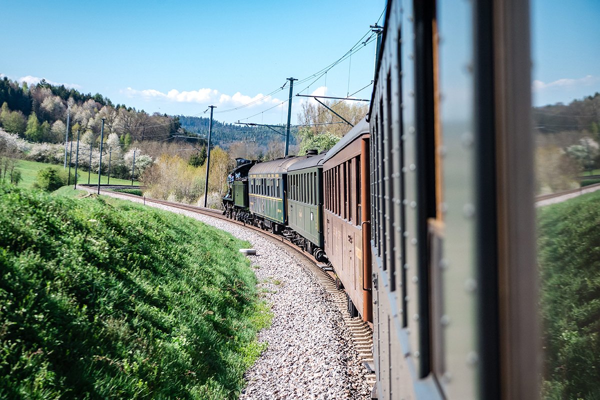 Die Fahrt im historischen Zug führte von Zürich nach Schaffhausen und anschliessend nach Etzwilen. © Universitäten Basel, Bern und Zürich / Matthias Käser.