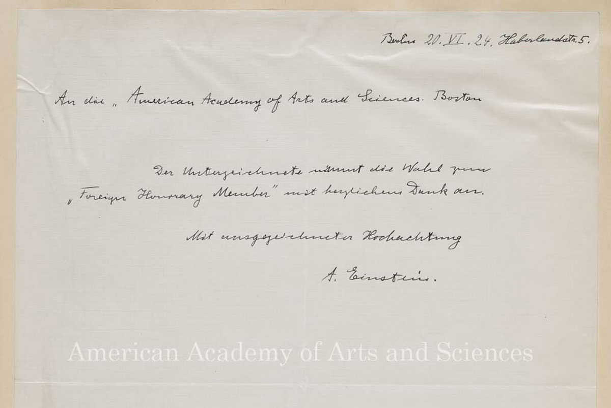 Dankesbrief für die Aufnahme in die American Academy of Arts and Sciences von Albert Einstein aus dem Jahr 1924 / Albert Einstein, Letter of Acceptance, 1924 May 20. RG I-B-1: General records. Letterbooks – Bound letterbooks, Volume 19, 1921-1925. Archives, American Academy of Arts and Sciences, Cambridge, Massachusetts.