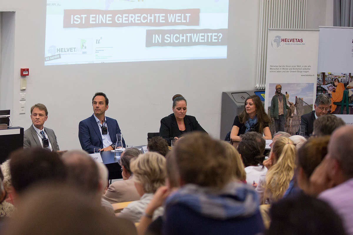 Die Podiumsgäste von links nach rechts Manuel Lager, Melchior Lengsfeld, Christine Schulthess, Sabin Bieri, Urs Leimbacher