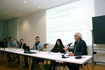 Wo drückt der Schuh? Analyse auf dem Podium des Collegium generale. (Bilder: Claude Blatter)